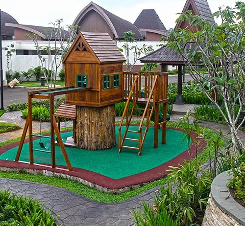Special area for children surrounded by nature, with creative toys, walking tracks, tricycle ride and a playground.